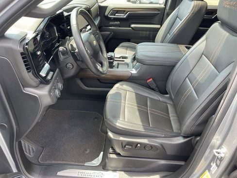 Used 2024 Chevrolet Silverado 1500 High Country w/ Technology Package image 8