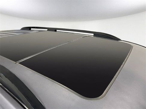 New 2025 Honda Pilot Touring image 14