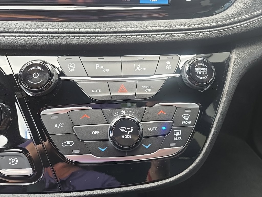 New 2027 Chrysler Pacifica Select w/ Family Tech Group FWD image 64