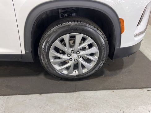 Certified 2025 Buick Enclave Preferred AWD/4WD image 11
