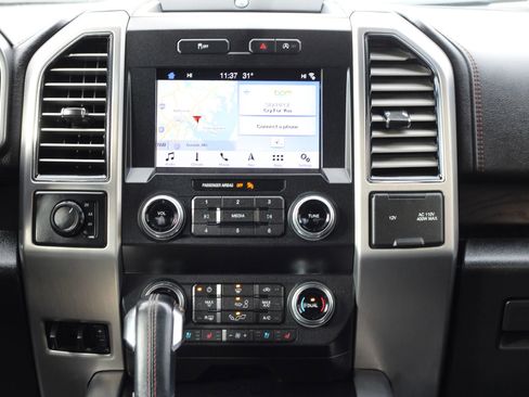 Used 2019 Ford F150 Platinum image 18