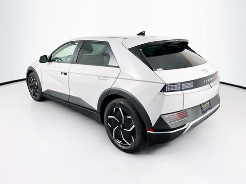 Used 2024 Hyundai Ioniq 5 SEL image 5