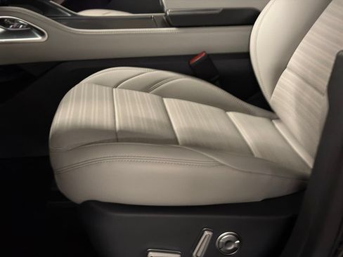 New 2026 Lincoln Nautilus Reserve w/ Jet Appearance Package AWD/4WD image 17