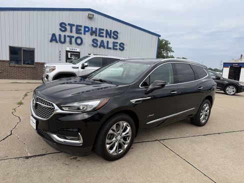 Used 2019 Buick Enclave Avenir w/ Avenir Technology Package AWD/4WD image 1