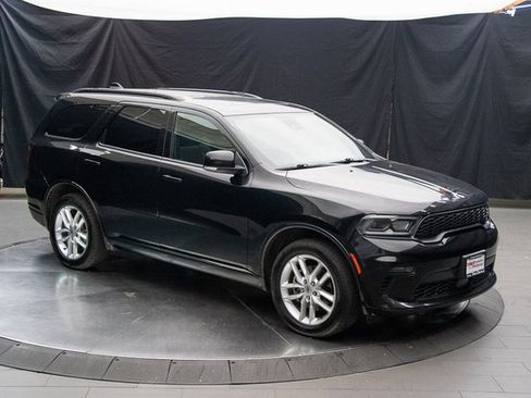 Used 2023 Dodge Durango GT image 2