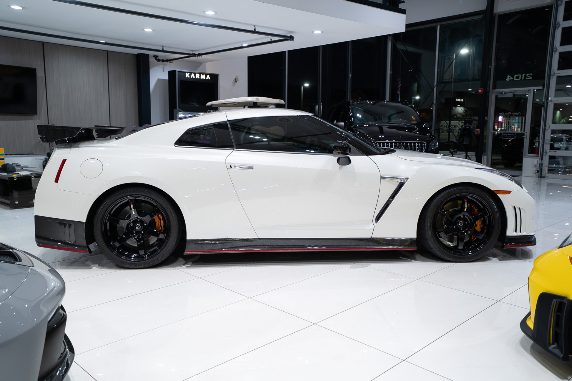 Used 2016 Nissan GT-R NISMO AWD/4WD image 45