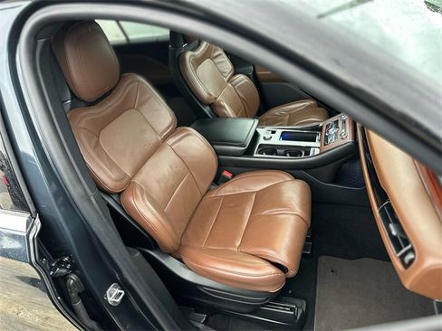 Used 2022 Lincoln Aviator Reserve w/ Equipment Group 201A image 29