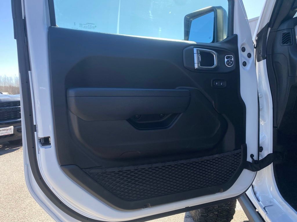Used 2024 Jeep Wrangler Unlimited Sport AWD/4WD image 12