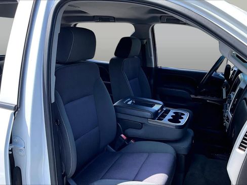 Used 2017 GMC Sierra 1500 SLE w/ SLE Value Package AWD/4WD image 9