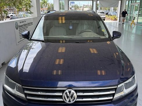 Used 2021 Volkswagen Tiguan SE FWD image 1