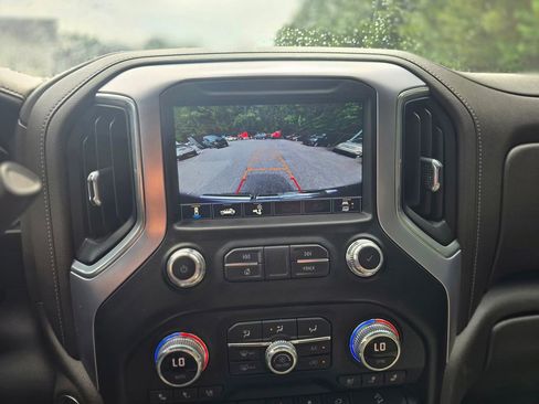Used 2020 GMC Sierra 1500 SLT w/ SLT Premium Plus Package AWD/4WD image 18