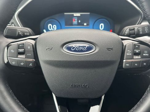 Certified 2025 Ford Escape Platinum image 24