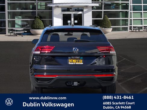 Used 2023 Volkswagen Atlas Cross Sport SE w/ Panoramic Sunroof Package FWD image 5