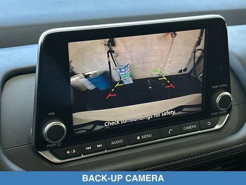 Used 2025 Nissan Rogue S FWD image 21