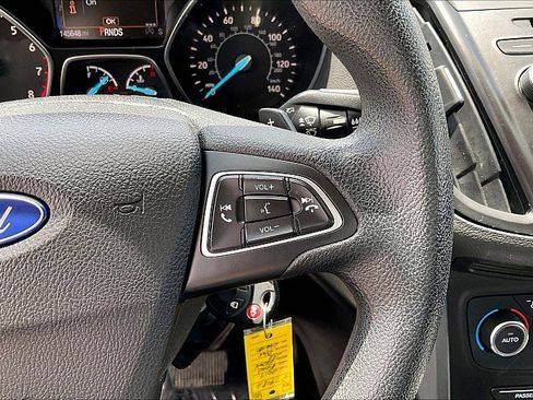 Used 2017 Ford Escape SE AWD/4WD image 12