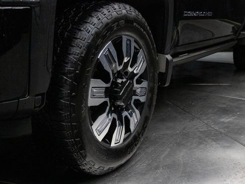 Used 2024 GMC Sierra 2500 Denali w/ Denali Reserve Package image 8