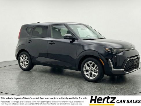 Used 2025 Kia Soul LX w/ LX Technology Package FWD image 1