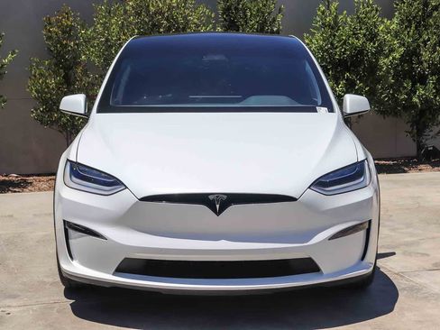Used 2022 Tesla Model X Plaid AWD/4WD image 2