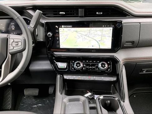 New 2026 GMC Sierra 2500 AT4 w/ AT4 Premium Plus Package AWD/4WD image 8