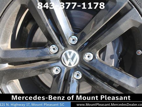 Used 2017 Volkswagen Touareg Wolfsburg Edition image 17