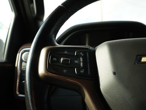 Used 2022 Chevrolet Silverado 1500 High Country w/ Technology Package image 21