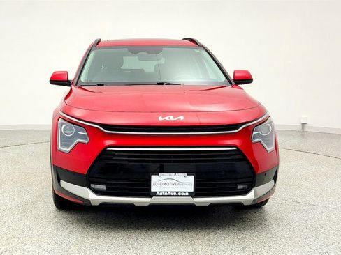 Used 2023 Kia Niro image 2