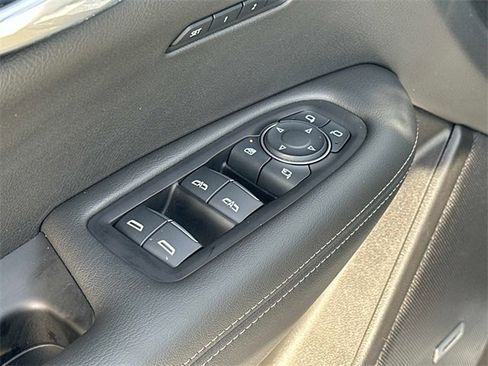 Used 2025 Cadillac XT6 Luxury image 14