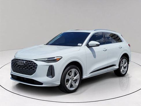 Used 2025 Audi Q5 Premium Plus w/ Premium Plus AWD/4WD image 3