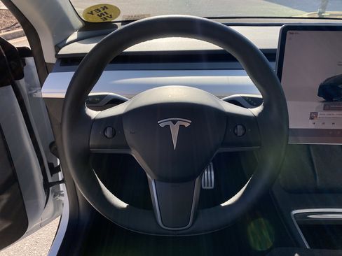 Used 2023 Tesla Model Y Long Range image 10