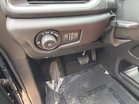 Used 2024 Chrysler Pacifica Pinnacle image 28