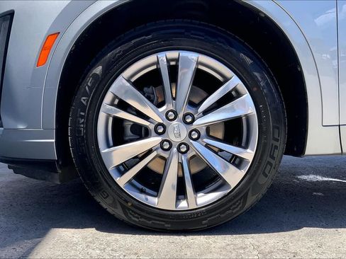 Used 2024 Cadillac XT6 Premium Luxury FWD image 9