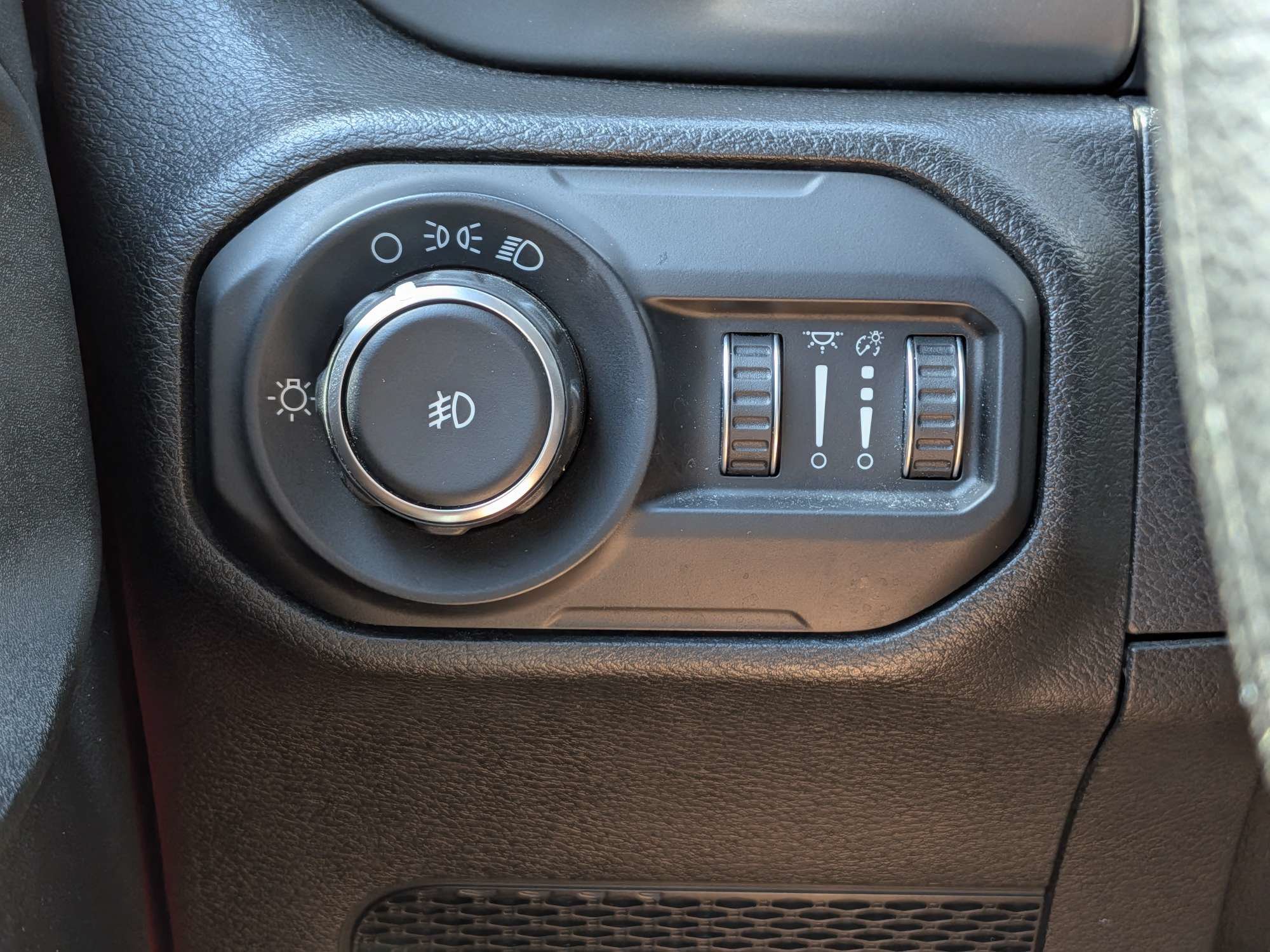 Used 2018 Jeep Wrangler Unlimited Sport AWD/4WD image 24