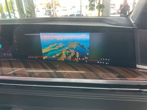 Used 2026 Cadillac Escalade Platinum Sport w/ LPO, ONYX Package image 63