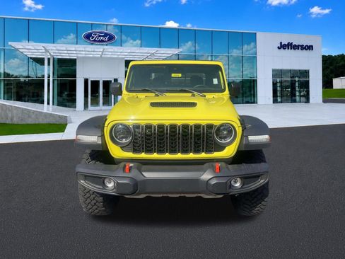 Used 2024 Jeep Gladiator Mojave w/ Convenience Group AWD/4WD image 2