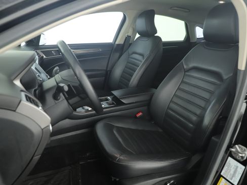 Used 2017 Ford Fusion SE image 12