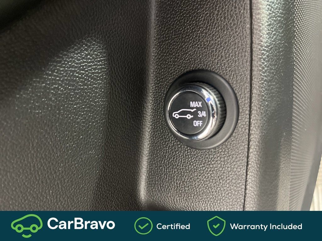 Used 2023 Chevrolet Traverse LT AWD/4WD image 24