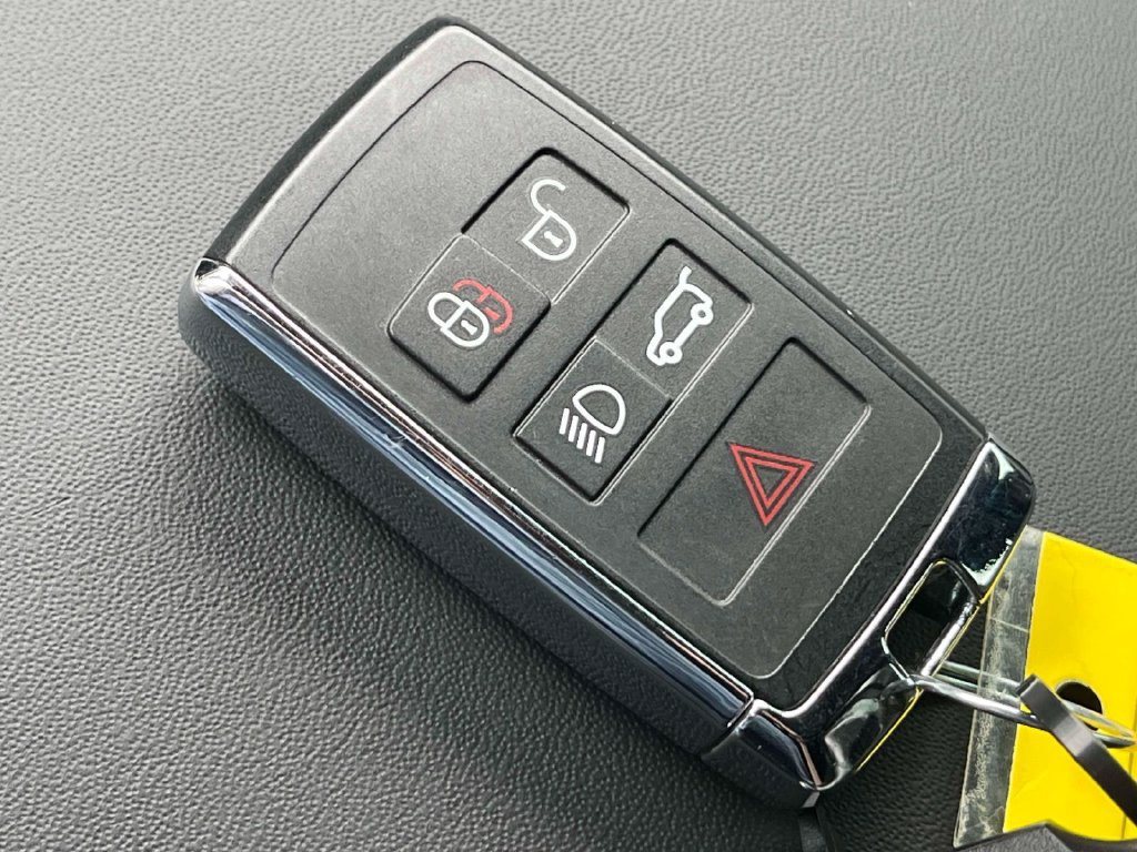 Used 2025 Land Rover Range Rover Sport SE AWD/4WD image 35