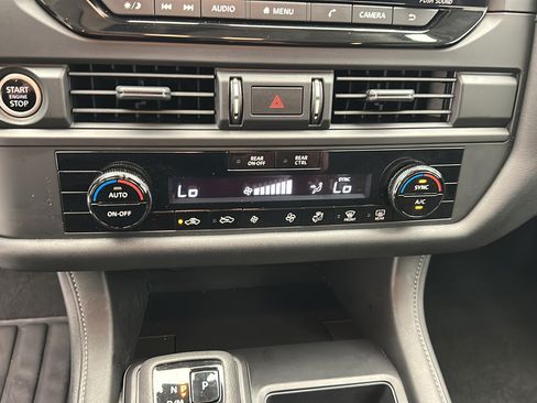Used 2024 Nissan Pathfinder S AWD/4WD image 19