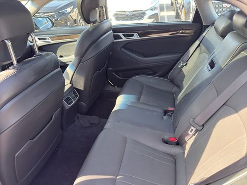 Used 2015 Hyundai Genesis 3.8 w/ Option Group 03 image 10