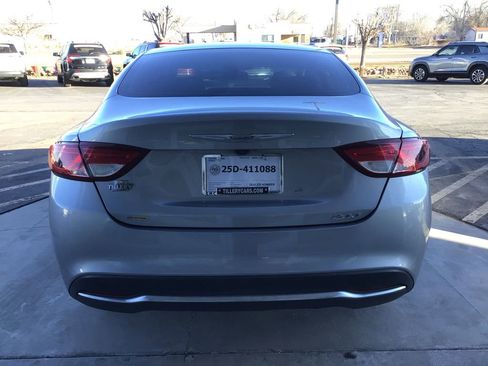 Used 2016 Chrysler 200 Limited image 5