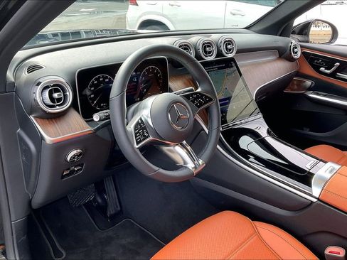 Used 2026 Mercedes-Benz GLC 300 4MATIC image 11