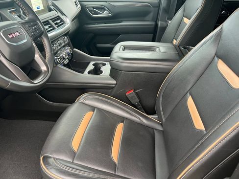 Used 2023 GMC Yukon AT4 w/ AT4 Premium Package AWD/4WD image 11