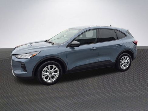 New 2025 Ford Escape Active image 2