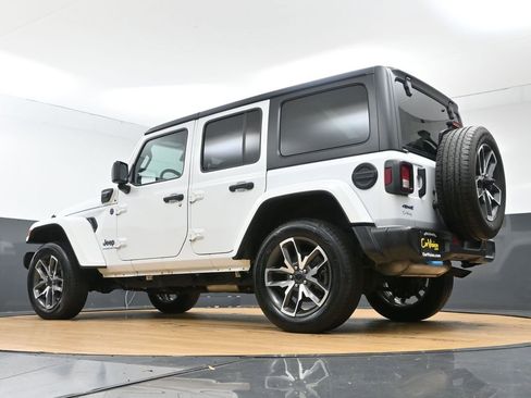 Used 2024 Jeep Wrangler Unlimited w/ Convenience Group AWD/4WD image 54