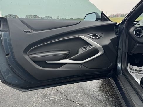 Used 2019 Chevrolet Camaro LT image 9
