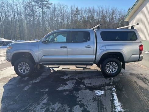 Used 2018 Toyota Tacoma SR5 image 2
