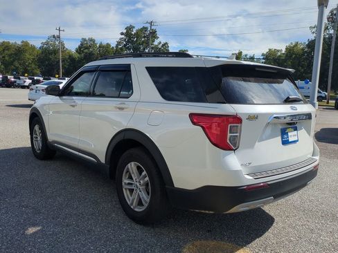 Used 2023 Ford Explorer XLT w/ Equipment Group 202A image 6