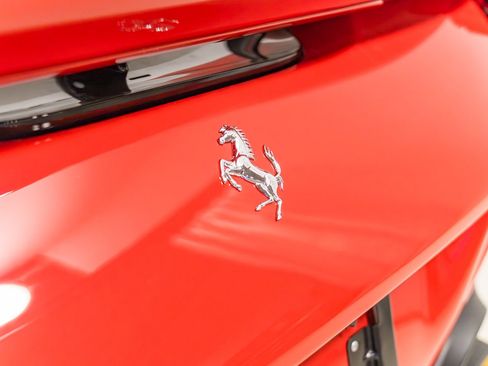 Used 2020 Ferrari F8 Tributo image 28