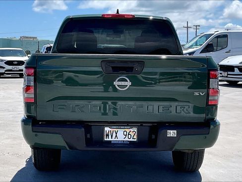 Used 2022 Nissan Frontier SV w/ Technology Package RWD image 5