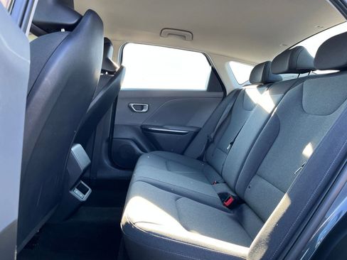 Used 2025 Kia K4 LXS image 24